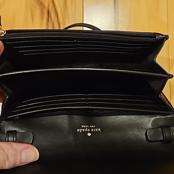 Kate Spade Pebble Leather Harlow Wallet on a String Black in Good Used Condition - Picture 5 of 15